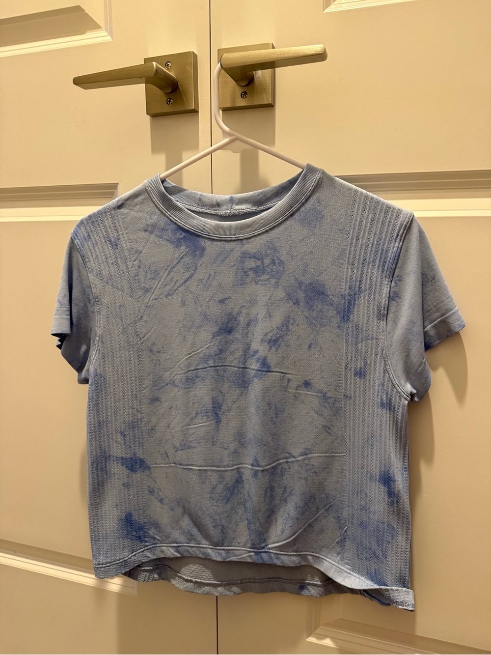 Lululemon cropped Tie-Dye Light Blue Short Sleeve Tee